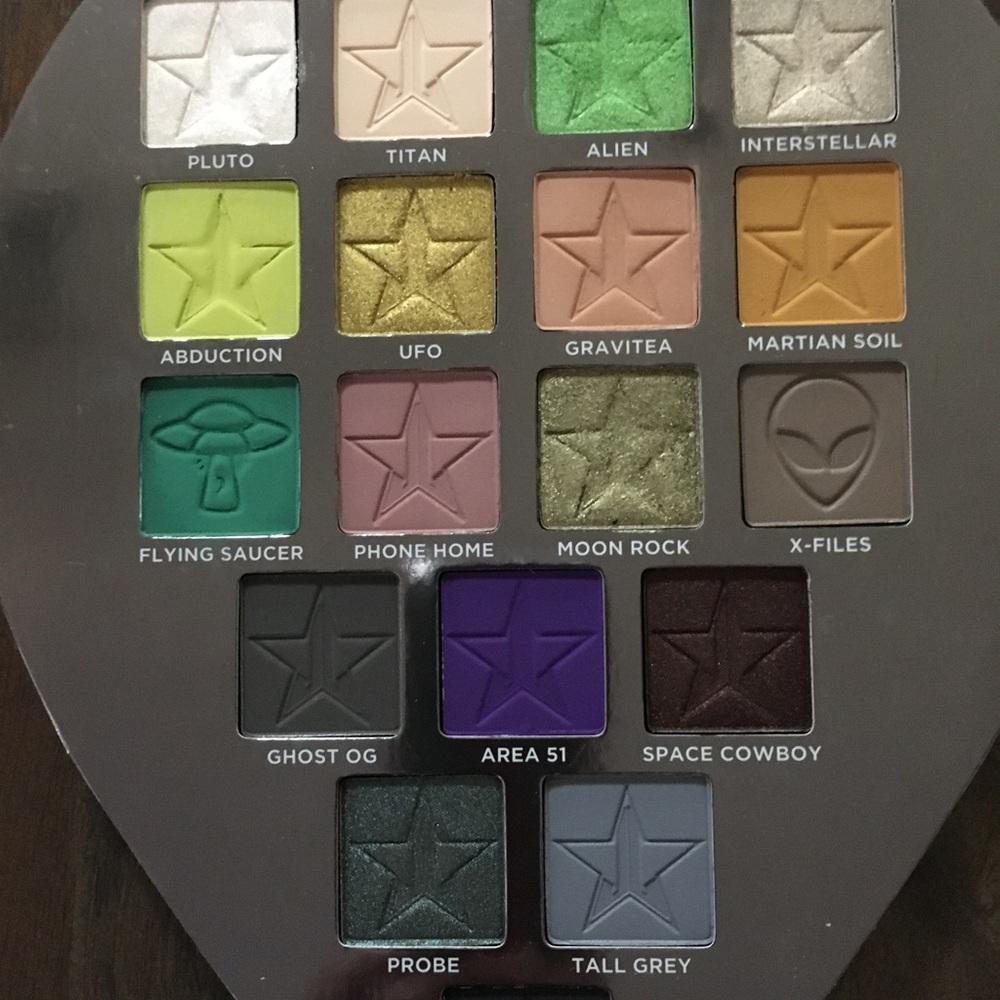 SOLD Jeffree Star Alien Palette